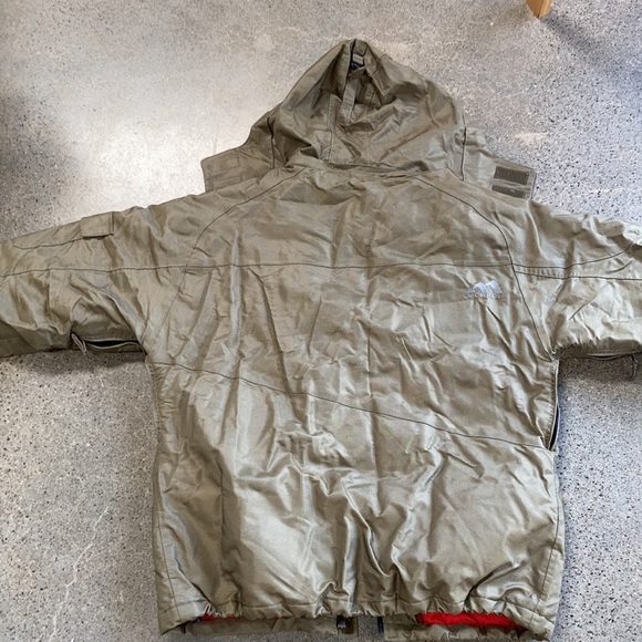 Snowboarding jacket - Picture 12 of 13